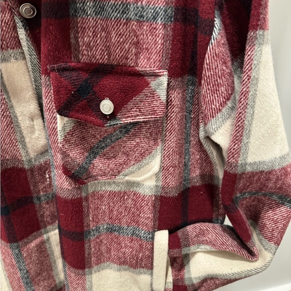 Thick and warm Shacket. - Picture 2 of 4